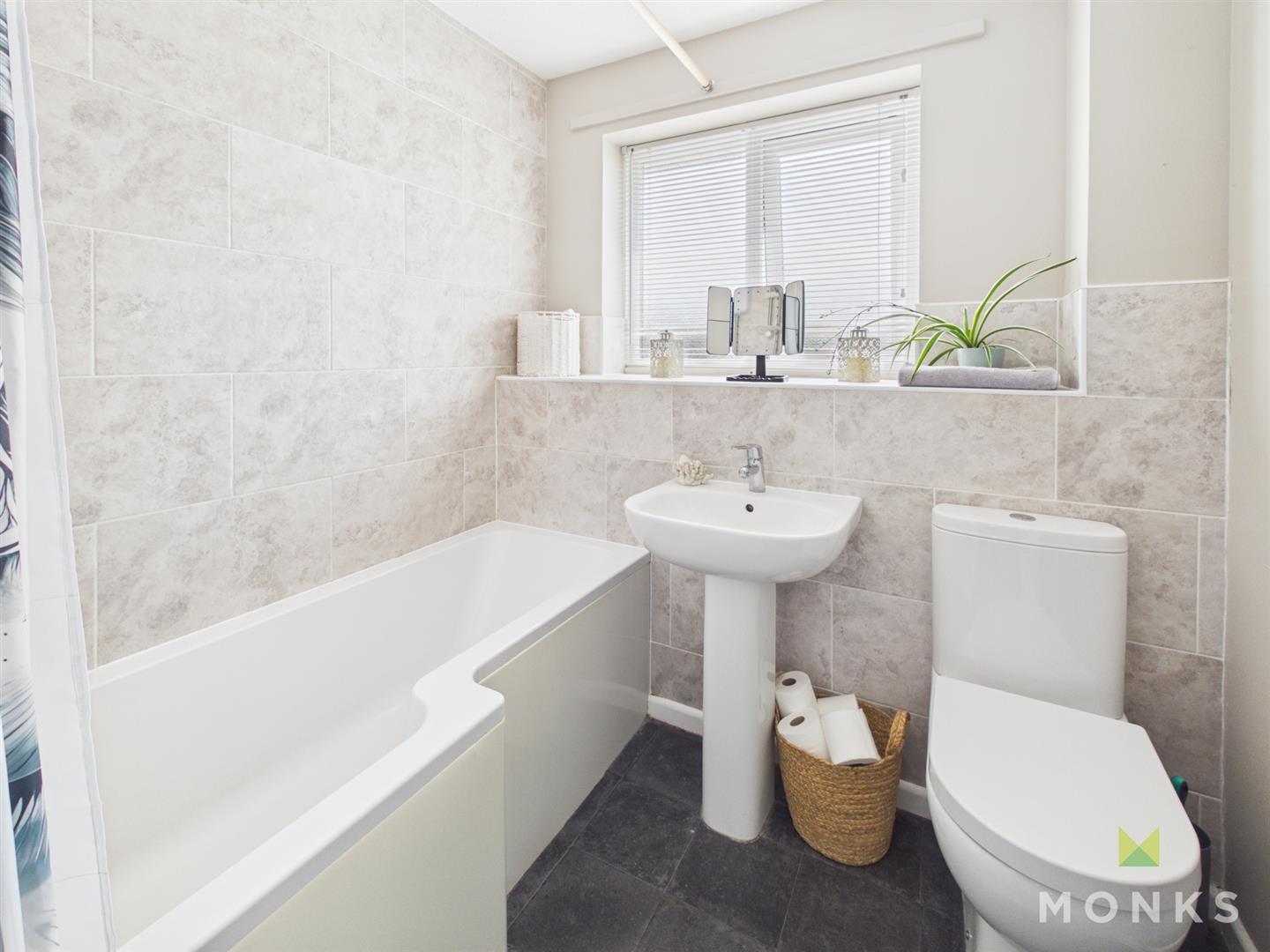 25 Llwyn Perthi, Arddleen, SY22 6QX For Sale